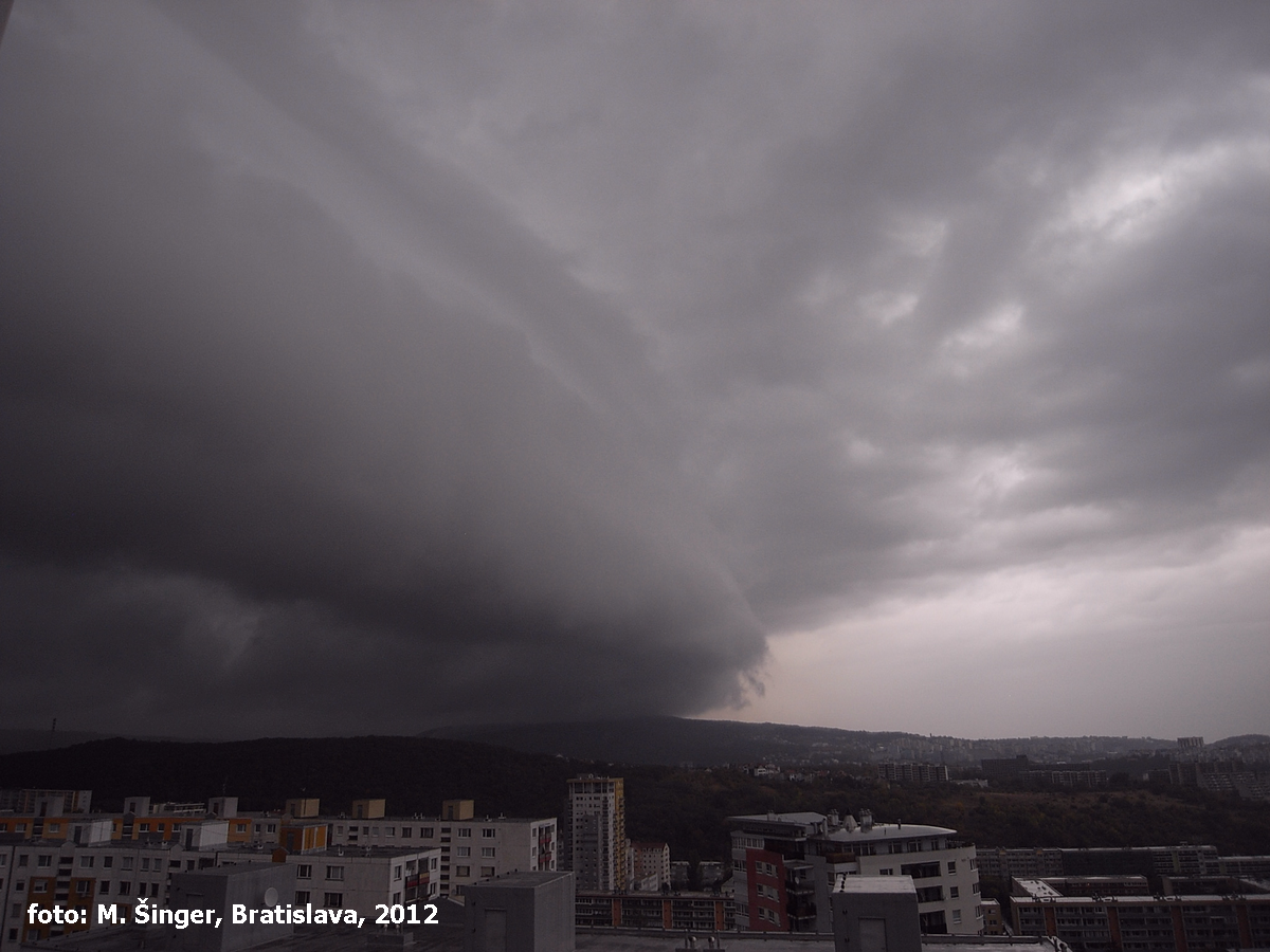 Nárazy vetra, búrky a intenzívne zrážky na Slovensku v roku 2016